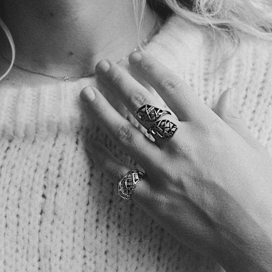 White Gold Plated Silver Crossover Amethyst Ring