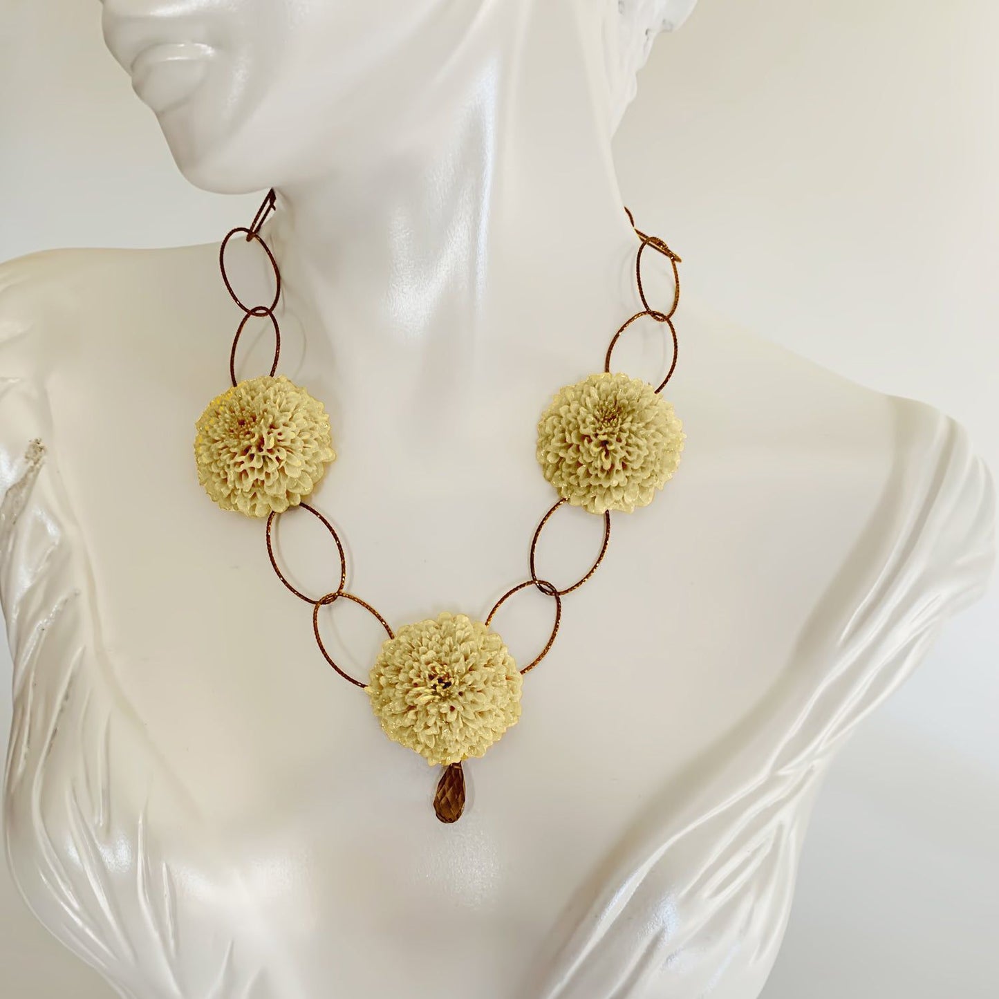 Natural Creamy Dahlia Necklace